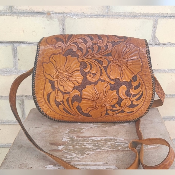Vintage Hand Tooled Leather Bag - Picture 5 of 10